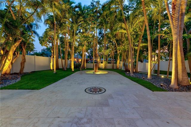 1800 SE Admirals Way, Fort Lauderdale, FL 33316