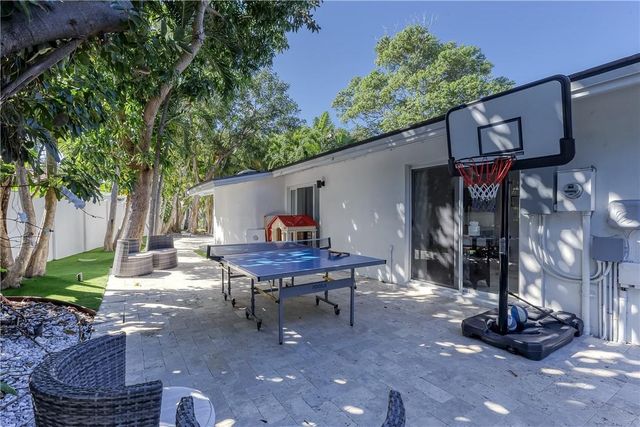 1800 SE Admirals Way, Fort Lauderdale, FL 33316
