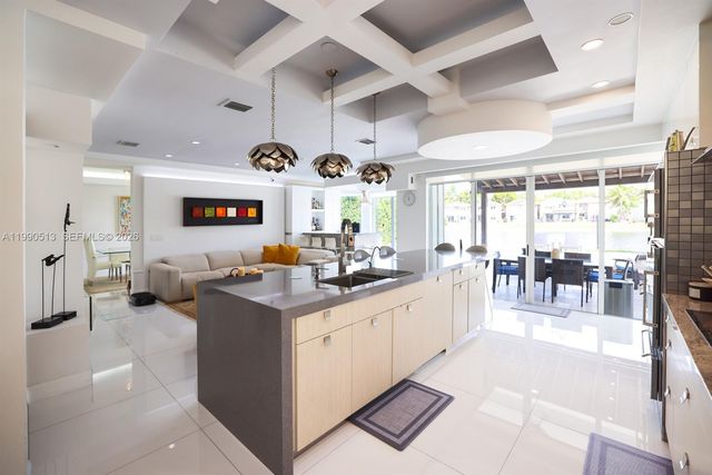 11143 NW 72nd Ter, Doral, FL 33178