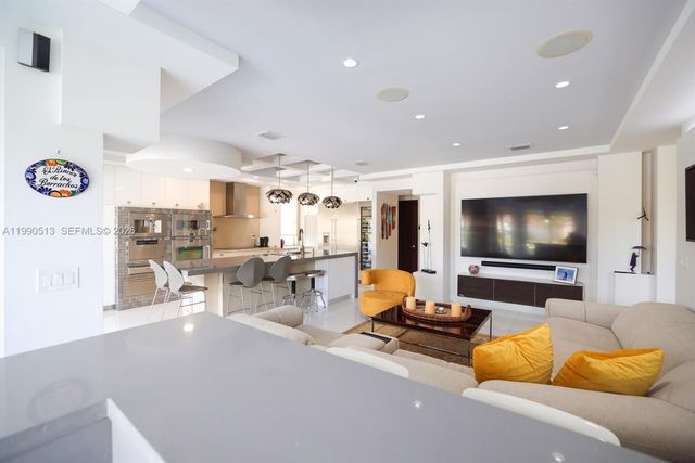 11143 NW 72nd Ter, Doral, FL 33178