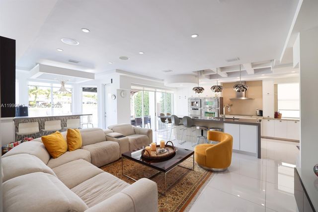 11143 NW 72nd Ter, Doral, FL 33178