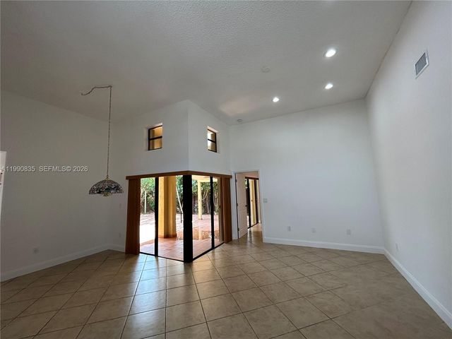 8910 SW 4th Ln, Miami, FL 33174