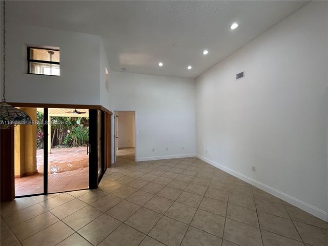 8910 SW 4th Ln, Miami, FL 33174