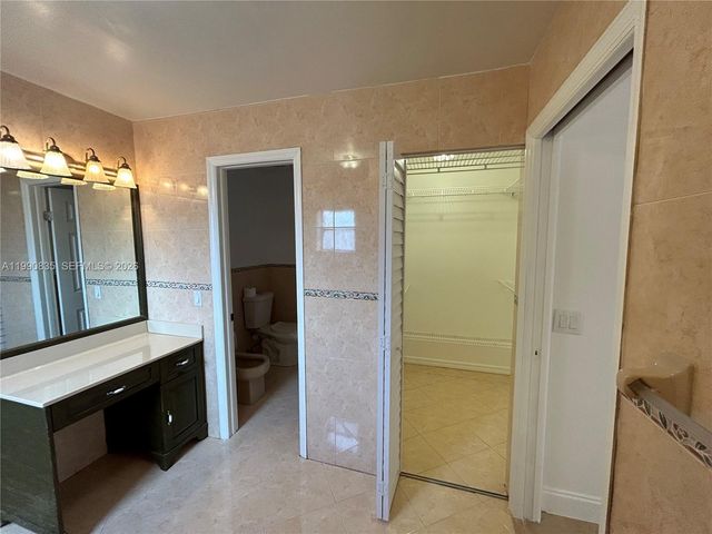 8910 SW 4th Ln, Miami, FL 33174