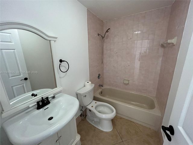 8910 SW 4th Ln, Miami, FL 33174