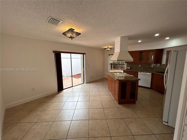 8910 SW 4th Ln, Miami, FL 33174