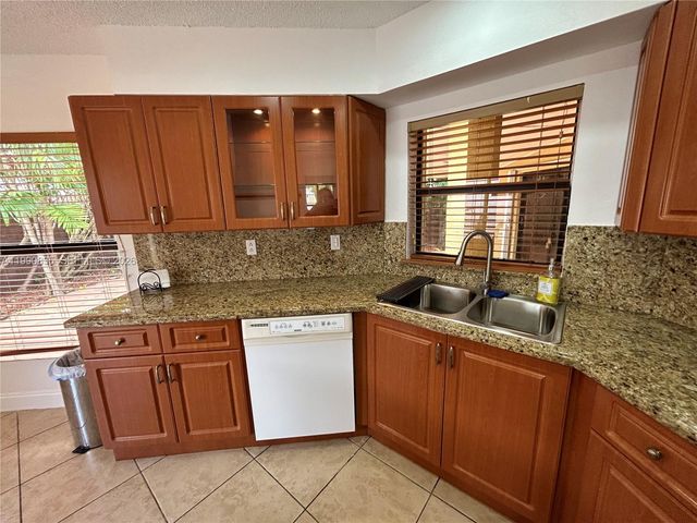 8910 SW 4th Ln, Miami, FL 33174