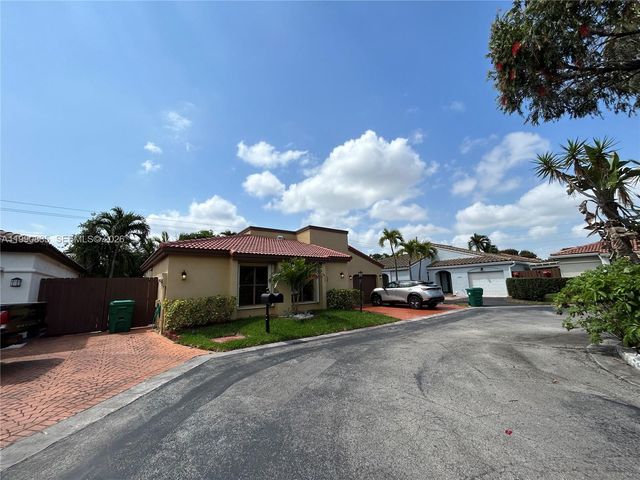 8910 SW 4th Ln, Miami, FL 33174
