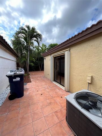 8910 SW 4th Ln, Miami, FL 33174