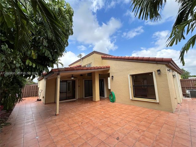 8910 SW 4th Ln, Miami, FL 33174