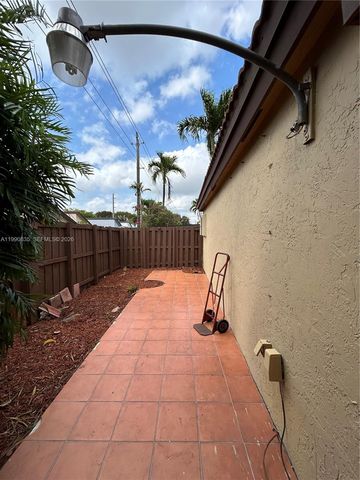 8910 SW 4th Ln, Miami, FL 33174