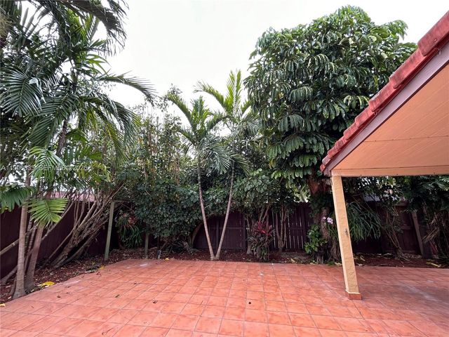 8910 SW 4th Ln, Miami, FL 33174