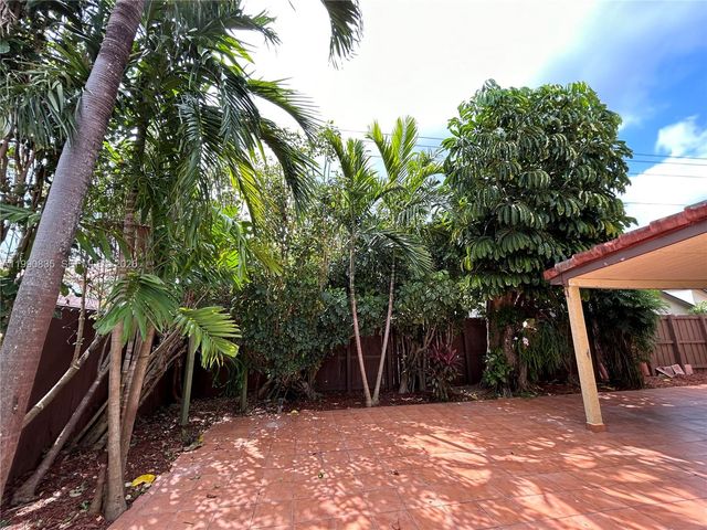 8910 SW 4th Ln, Miami, FL 33174