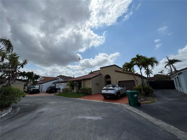 8910 SW 4th Ln, Miami, FL 33174