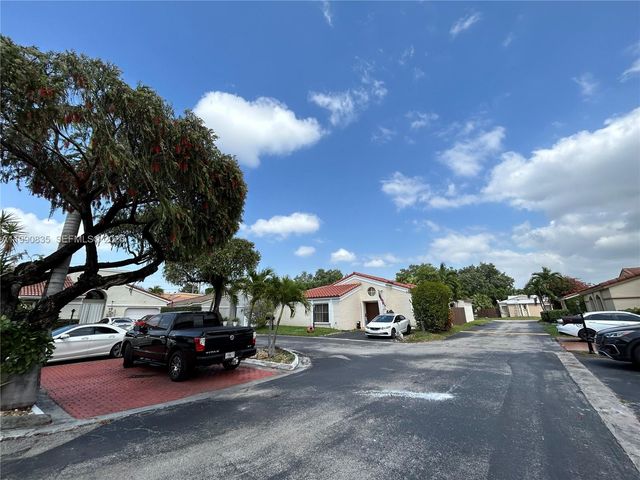 8910 SW 4th Ln, Miami, FL 33174