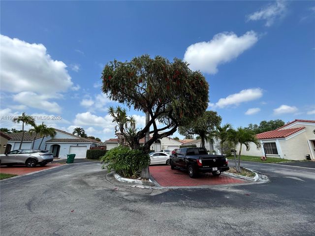 8910 SW 4th Ln, Miami, FL 33174