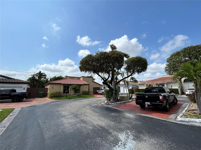 8910 SW 4th Ln, Miami, FL 33174