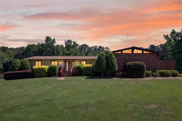 1738 Rivermist Drive, Lilburn, GA 30047