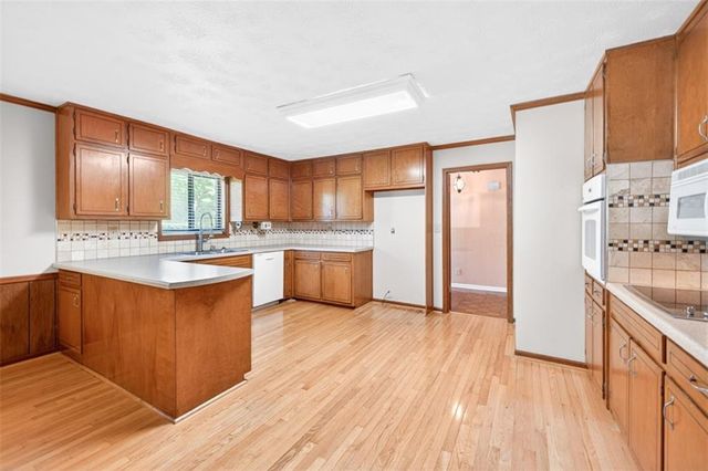 1738 Rivermist Drive, Lilburn, GA 30047
