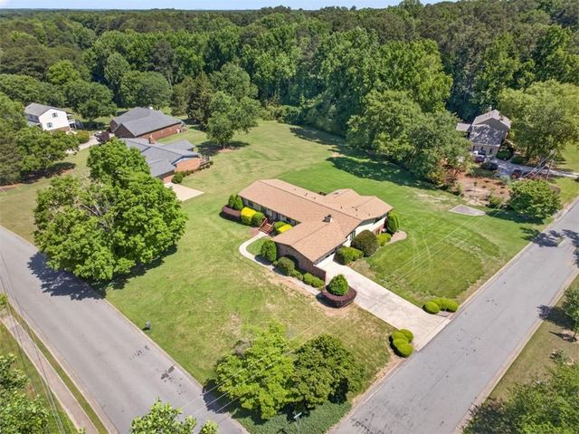 1738 Rivermist Drive, Lilburn, GA 30047