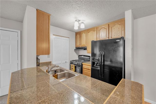 12628 Daybreak CIR, Newport News, VA 23602
