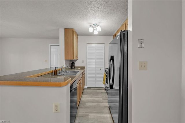 12628 Daybreak CIR, Newport News, VA 23602