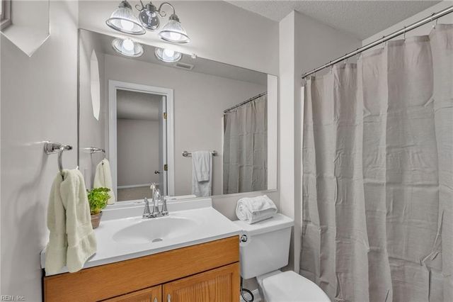 12628 Daybreak CIR, Newport News, VA 23602