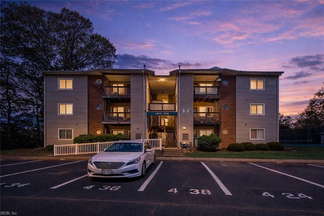 12628 Daybreak CIR, Newport News, VA 23602