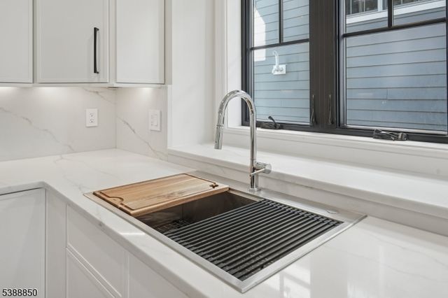 27 Willow St A, Millburn Twp., NJ 07041