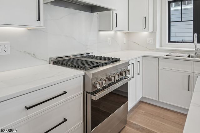 27 Willow St A, Millburn Twp., NJ 07041