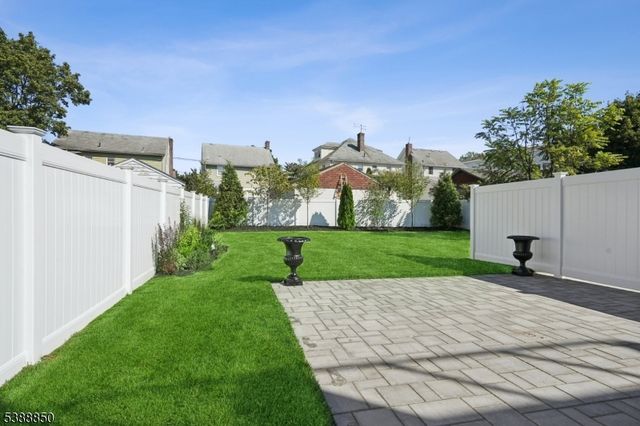 27 Willow St A, Millburn Twp., NJ 07041