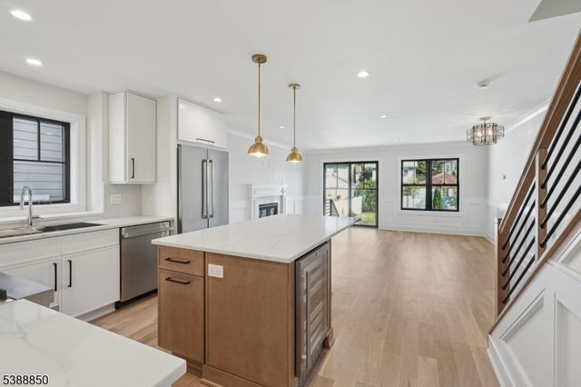 27 Willow St A, Millburn Twp., NJ 07041