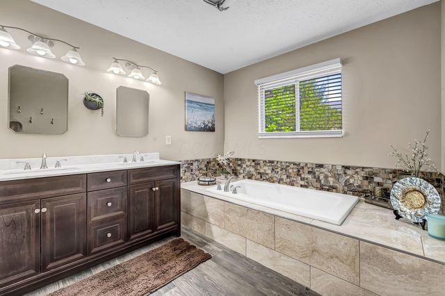 5452 Mirage Drive, Hilliard, OH 43026