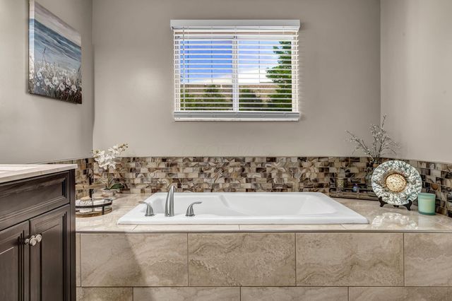 5452 Mirage Drive, Hilliard, OH 43026