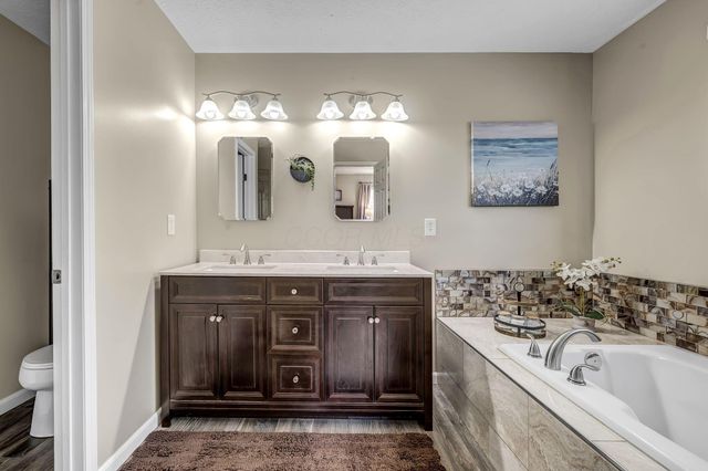 5452 Mirage Drive, Hilliard, OH 43026
