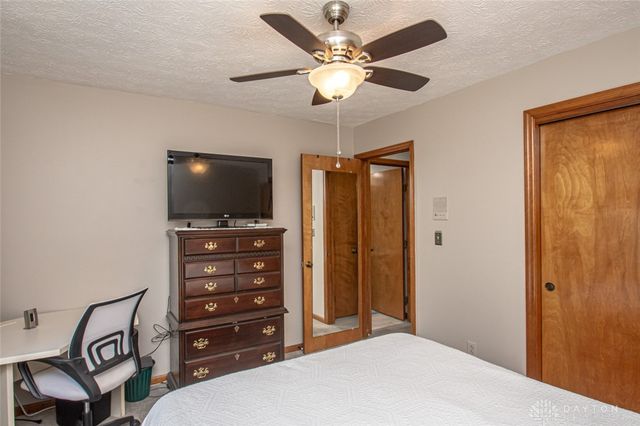 1320 Donson Circle, Dayton, OH 45429