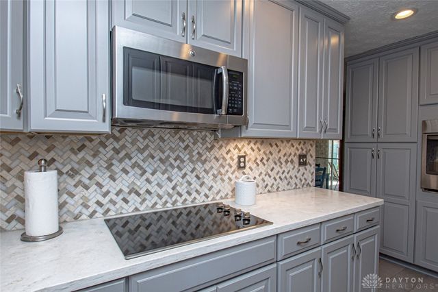 1320 Donson Circle, Dayton, OH 45429