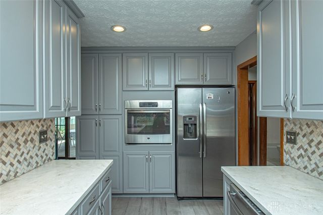 1320 Donson Circle, Dayton, OH 45429