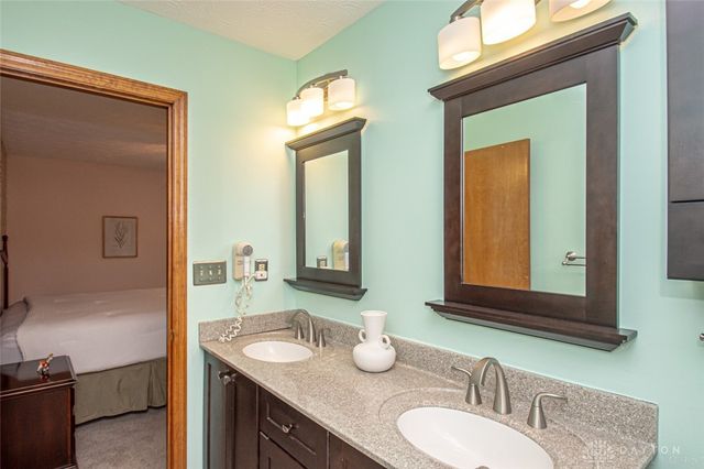 1320 Donson Circle, Dayton, OH 45429