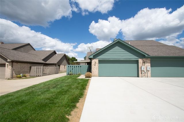 1320 Donson Circle, Dayton, OH 45429