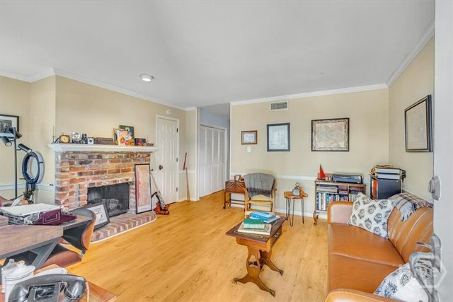 501 E Broughton Street, Savannah, GA 31401