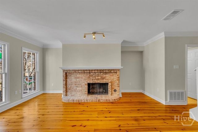 501 E Broughton Street, Savannah, GA 31401