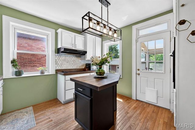 3990 Bowen Street, St Louis, MO 63116