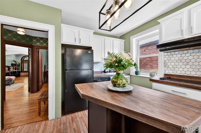 3990 Bowen Street, St Louis, MO 63116