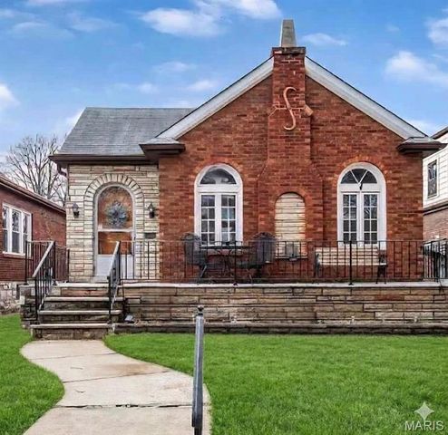 3990 Bowen Street, St Louis, MO 63116