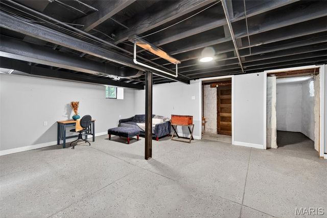 3990 Bowen Street, St Louis, MO 63116