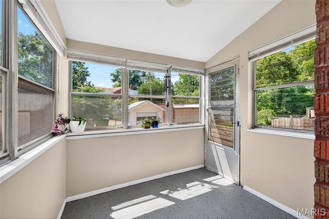 3990 Bowen Street, St Louis, MO 63116