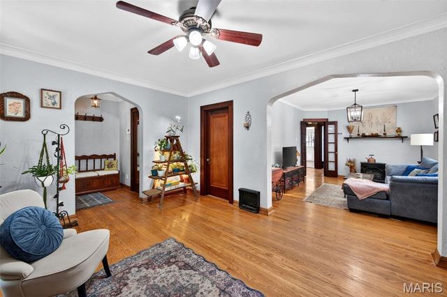 3990 Bowen Street, St Louis, MO 63116