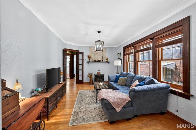 3990 Bowen Street, St Louis, MO 63116