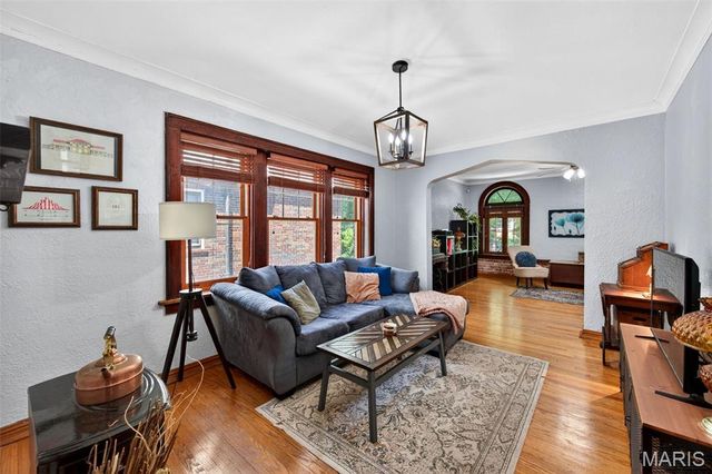 3990 Bowen Street, St Louis, MO 63116